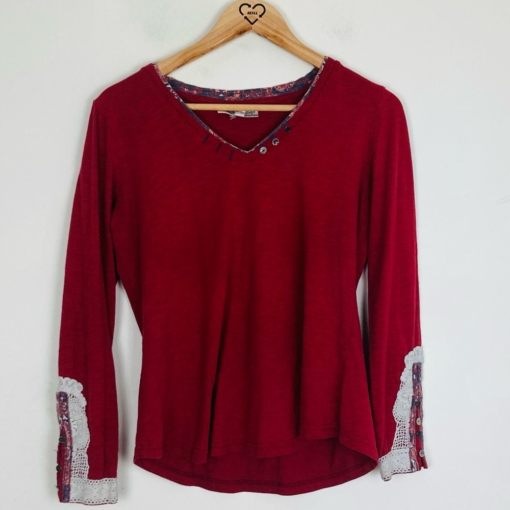 Vintage Y2K brick red long sleeve Henley style top lace and printed trim at cuff